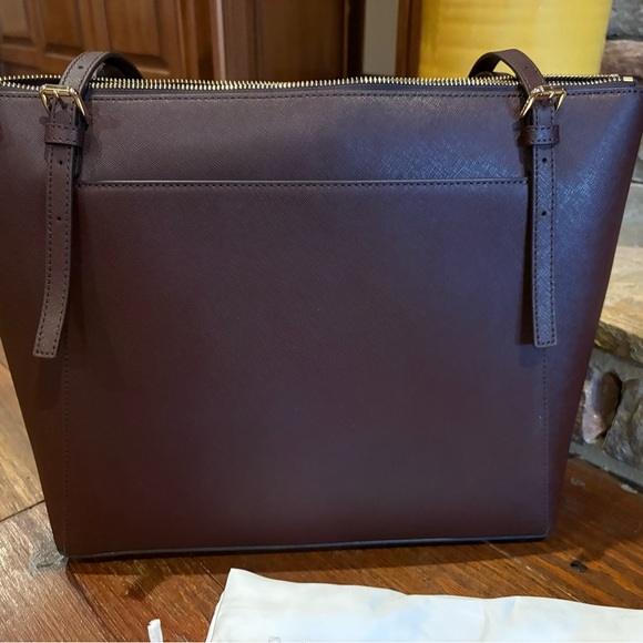Michael Kors Voyager Large- Barolo - Picture 7 of 11